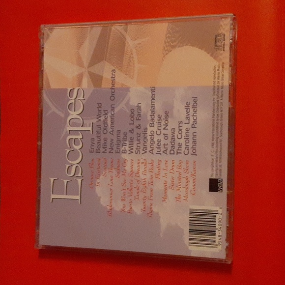 Escapes CD - Picture 3 of 4